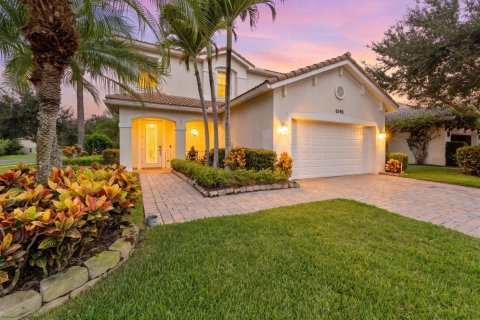 House in Hobe Sound, Florida 3 bedrooms, 189.15 sq.m. № 2370118