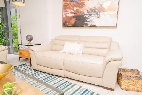 Appartement à louer à Miami, Floride: 3 chambres, 103.68 m2 № 2056786 - photo 9