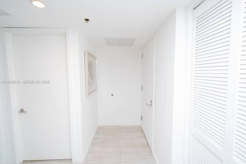 Appartement à louer à Miami, Floride: 3 chambres, 103.68 m2 № 2056786 - photo 6