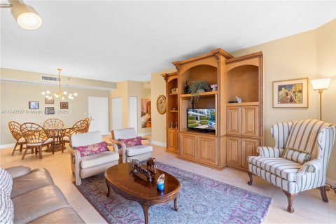 Купить кондоминиум в Авентура, Флорида 2 спальни, 126.81м2, № 1940227 - фото 1