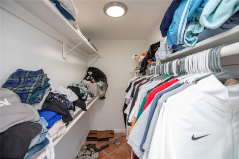 Condo in North Bay Village, Florida, 3 bedrooms  № 2061044 - photo 27