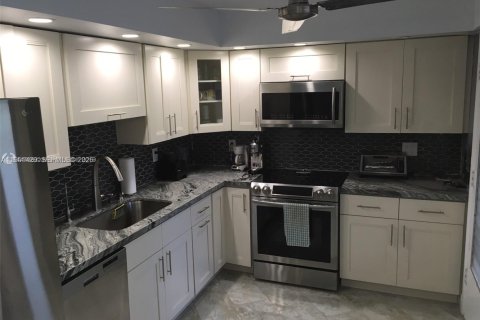 Condo à Miami, Floride, 2 chambres  № 2007651