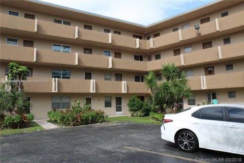 Copropriété à louer à Miami, Floride: 2 chambres, 166.2 m2 № 2007651 - photo 13