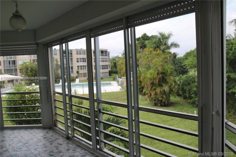Copropriété à louer à Miami, Floride: 2 chambres, 166.2 m2 № 2007651 - photo 10
