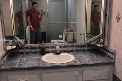 Copropriété à louer à Miami, Floride: 2 chambres, 166.2 m2 № 2007651 - photo 6