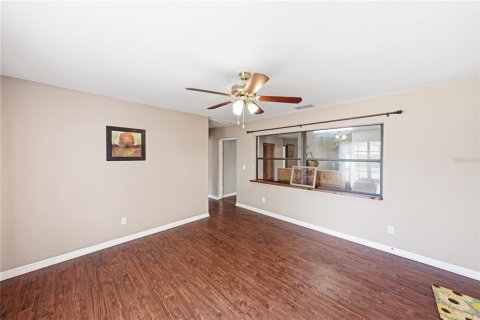 Villa ou maison à vendre à Zephyrhills, Floride: 4 chambres, 149.76 m2 № 2291025 - photo 12