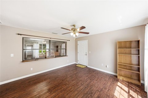 Villa ou maison à vendre à Zephyrhills, Floride: 4 chambres, 149.76 m2 № 2291025 - photo 9