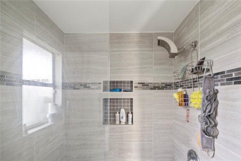 Casa en venta en Naples, Florida, 5 dormitorios № 1970641 - foto 10