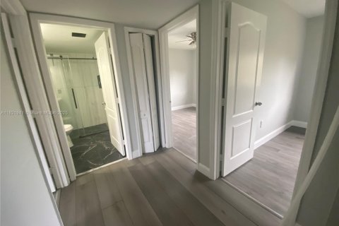 Condominio en alquiler en Hialeah, Florida, 3 dormitorios, 125.42 m2 № 1783655 - foto 13