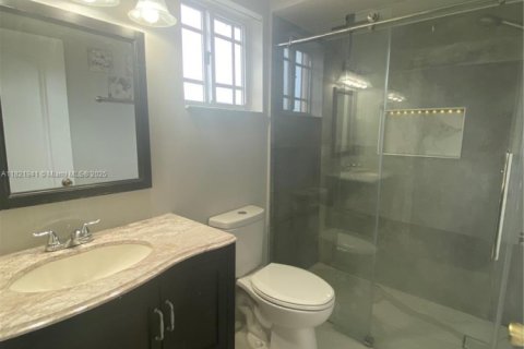 Condominio en alquiler en Hialeah, Florida, 3 dormitorios, 125.42 m2 № 1783655 - foto 14