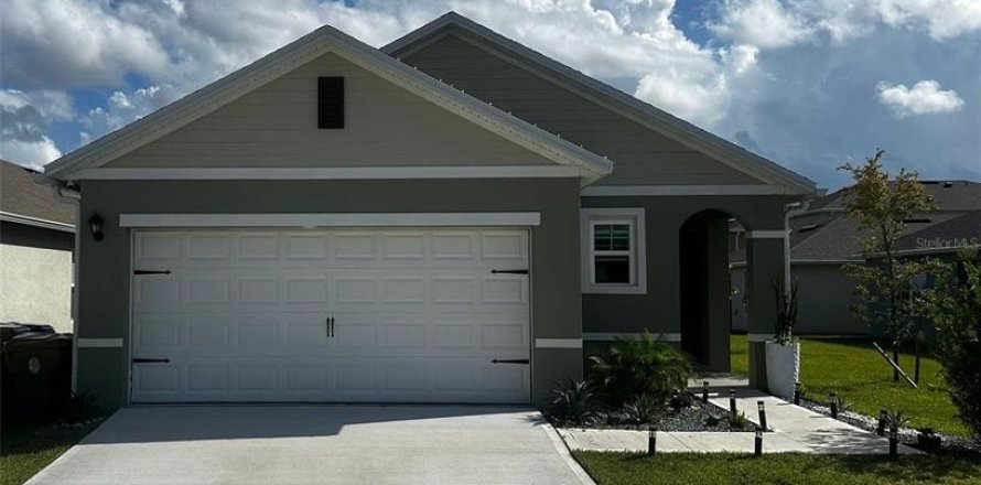 Casa en Kissimmee, Florida 3 dormitorios, 140.84 m2 № 1781134