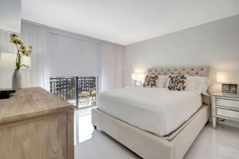 Condo in Miami, Florida, 2 bedrooms  № 2081630 - photo 10