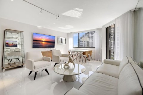 Condo in Miami, Florida, 2 bedrooms  № 2081630 - photo 5