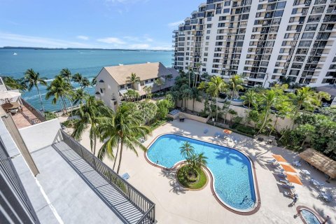 Condo in Miami, Florida, 2 bedrooms  № 2081630 - photo 19