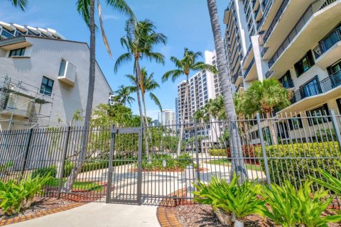 Condo in Miami, Florida, 2 bedrooms  № 2081630 - photo 26