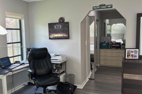 House in Plantation, Florida 4 bedrooms, 219.53 sq.m. № 2043263 - photo 16