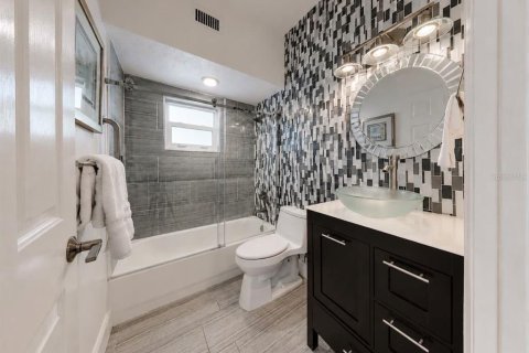 Adosado en venta en Saint Pete Beach, Florida, 4 dormitorios, 211.35 m2 № 2223423 - foto 13