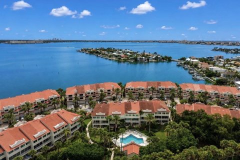 Adosado en venta en Saint Pete Beach, Florida, 4 dormitorios, 211.35 m2 № 2223423 - foto 20