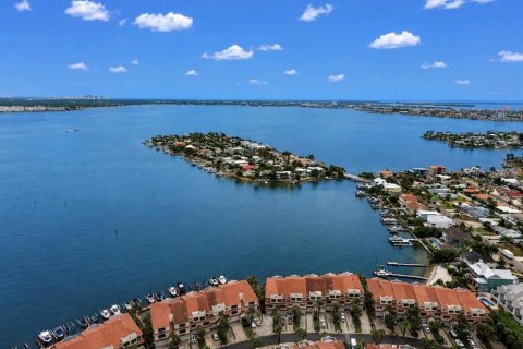 Adosado en venta en Saint Pete Beach, Florida, 4 dormitorios, 211.35 m2 № 2223423 - foto 21