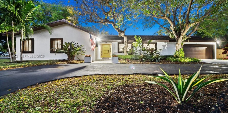 Дом в Пальметто-Бей, Флорида 4 спальни, 252.23м2 № 2025029