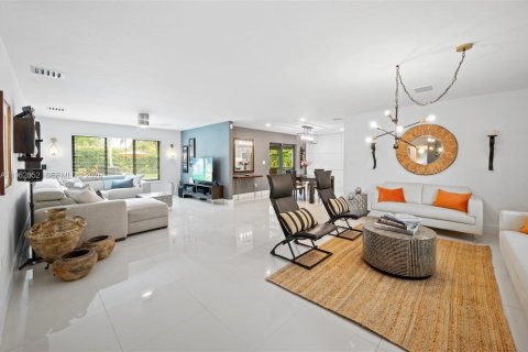 Купить виллу или дом в Пальметто-Бей, Флорида 4 спальни, 252.23м2, № 2025029 - фото 4