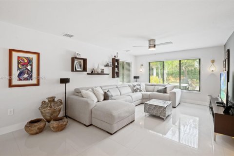 Купить виллу или дом в Пальметто-Бей, Флорида 4 спальни, 252.23м2, № 2025029 - фото 6