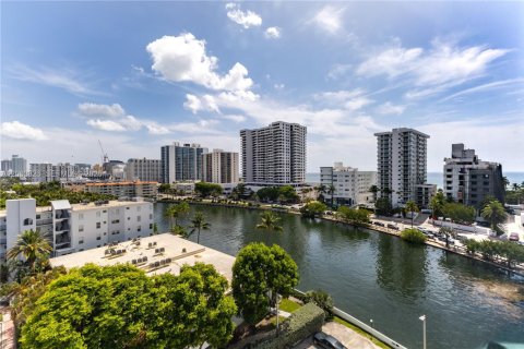 Copropriété à louer à Miami Beach, Floride: 1 chambre, 78.97 m2 № 2288201 - photo 16