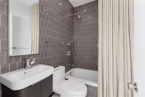 Copropriété à louer à Miami Beach, Floride: 1 chambre, 78.97 m2 № 2288201 - photo 11