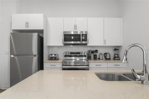 Adosado en alquiler en Davenport, Florida, 5 dormitorios, 190.26 m2 № 1843355 - foto 11