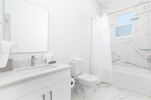 Adosado en alquiler en Davenport, Florida, 5 dormitorios, 190.26 m2 № 1843355 - foto 12