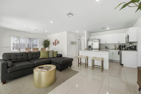 Снять в аренду виллу или дом в Майами, Флорида 4 спальни, 164.44м2, № 2052009 - фото 7