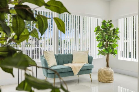 Снять в аренду виллу или дом в Майами, Флорида 4 спальни, 164.44м2, № 2052009 - фото 5