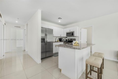 Снять в аренду виллу или дом в Майами, Флорида 4 спальни, 164.44м2, № 2052009 - фото 16