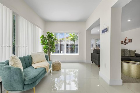 Снять в аренду виллу или дом в Майами, Флорида 4 спальни, 164.44м2, № 2052009 - фото 4