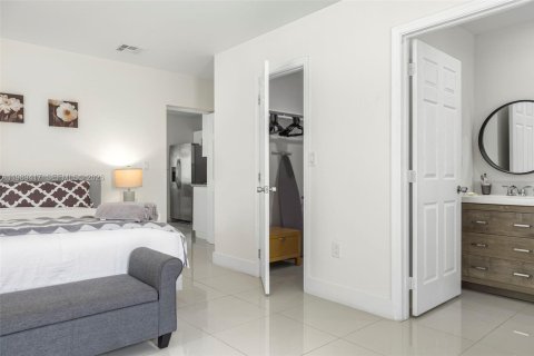 Снять в аренду виллу или дом в Майами, Флорида 4 спальни, 164.44м2, № 2052009 - фото 28