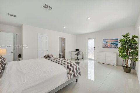 Снять в аренду виллу или дом в Майами, Флорида 4 спальни, 164.44м2, № 2052009 - фото 25