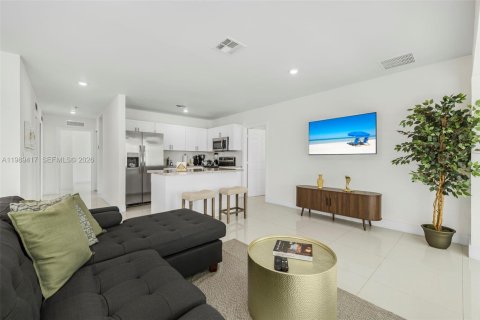 Снять в аренду виллу или дом в Майами, Флорида 4 спальни, 164.44м2, № 2052009 - фото 9