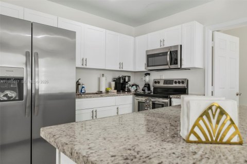 Снять в аренду виллу или дом в Майами, Флорида 4 спальни, 164.44м2, № 2052009 - фото 17