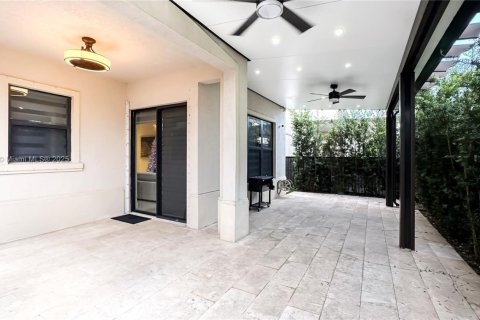Снять в аренду виллу или дом в Хайалиа, Флорида 3 спальни, 212.84м2, № 1972106 - фото 15