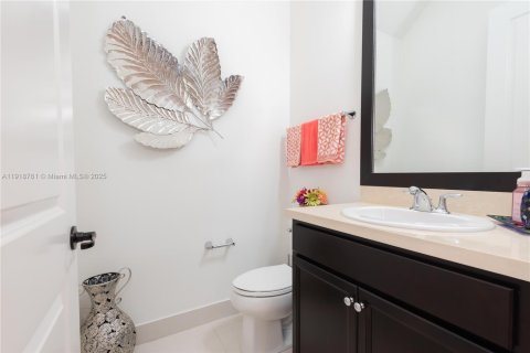 Снять в аренду виллу или дом в Хайалиа, Флорида 3 спальни, 212.84м2, № 1972106 - фото 10