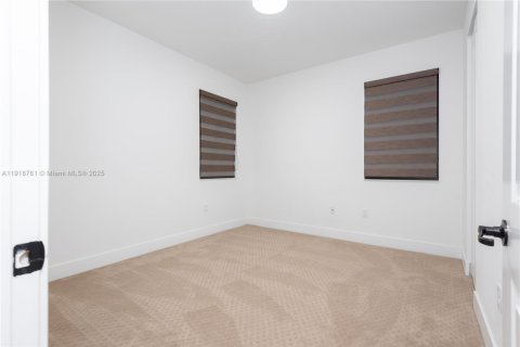 Снять в аренду виллу или дом в Хайалиа, Флорида 3 спальни, 212.84м2, № 1972106 - фото 27