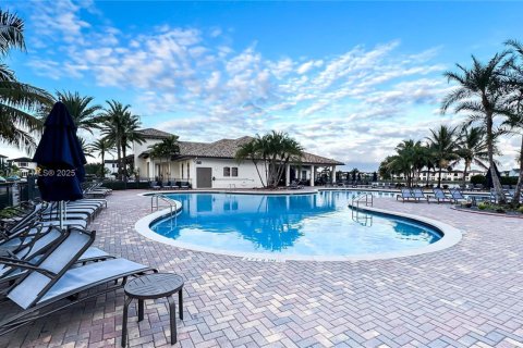 Снять в аренду виллу или дом в Хайалиа, Флорида 3 спальни, 212.84м2, № 1972106 - фото 24