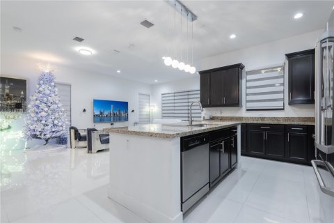 Снять в аренду виллу или дом в Хайалиа, Флорида 3 спальни, 212.84м2, № 1972106 - фото 5