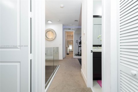 Снять в аренду виллу или дом в Хайалиа, Флорида 3 спальни, 212.84м2, № 1972106 - фото 30