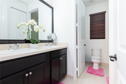 Снять в аренду виллу или дом в Хайалиа, Флорида 3 спальни, 212.84м2, № 1972106 - фото 26