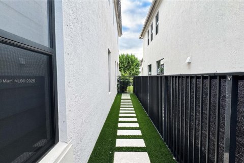 Снять в аренду виллу или дом в Хайалиа, Флорида 3 спальни, 212.84м2, № 1972106 - фото 22