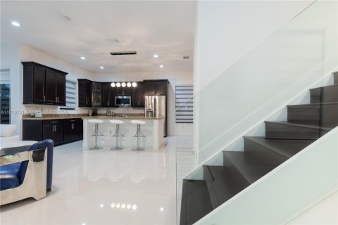 Снять в аренду виллу или дом в Хайалиа, Флорида 3 спальни, 212.84м2, № 1972106 - фото 9