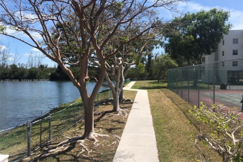 Condominio en alquiler en Cutler Bay, Florida, 2 dormitorios, 91.04 m2 № 2074870 - foto 26