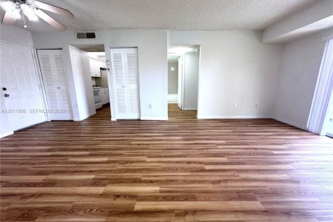 Condominio en alquiler en Cutler Bay, Florida, 2 dormitorios, 91.04 m2 № 2074870 - foto 18