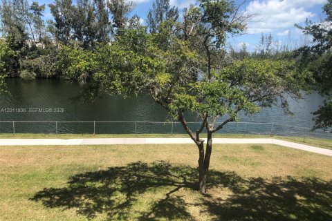 Condominio en alquiler en Cutler Bay, Florida, 2 dormitorios, 91.04 m2 № 2074870 - foto 22